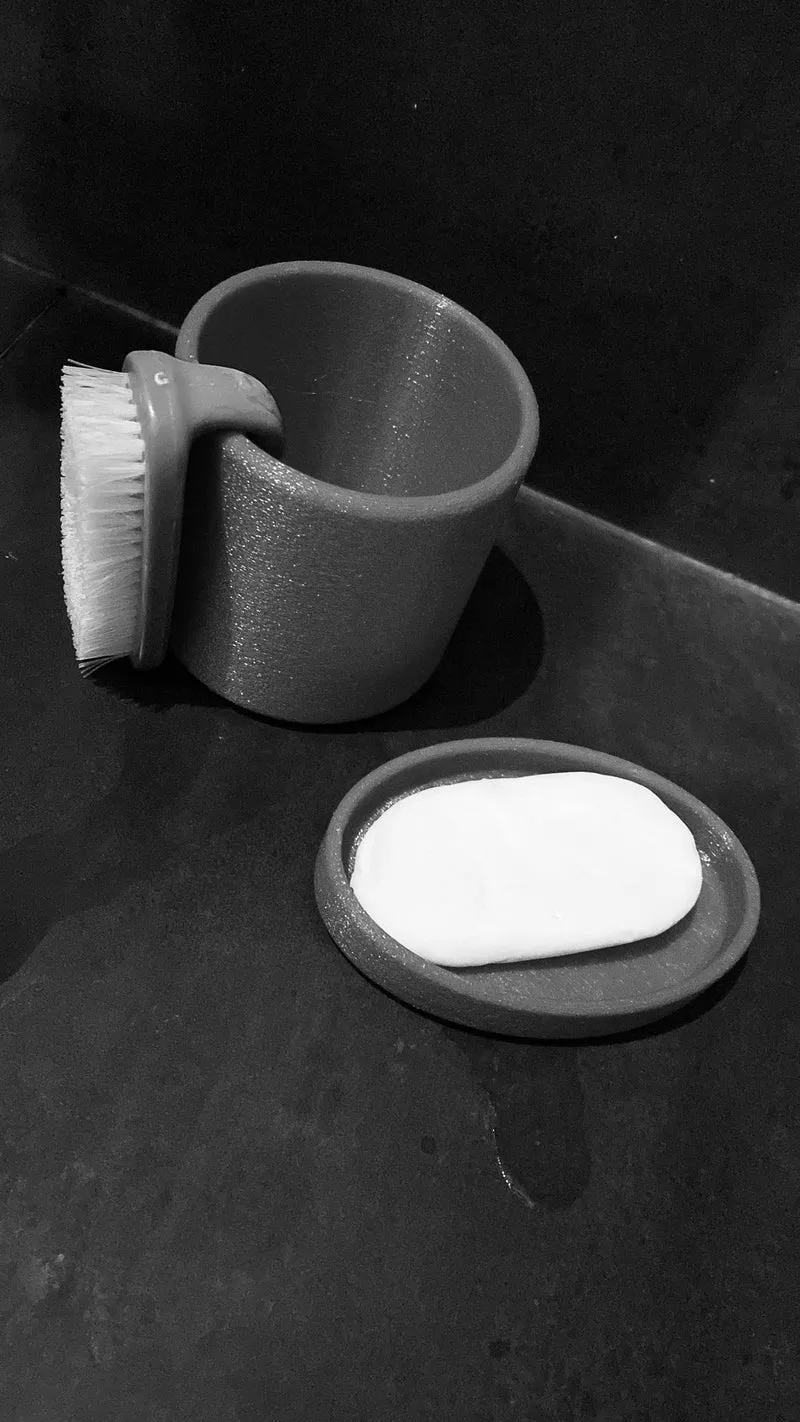 Ensemble moderne de porte-savon et porte-brosse à dents
