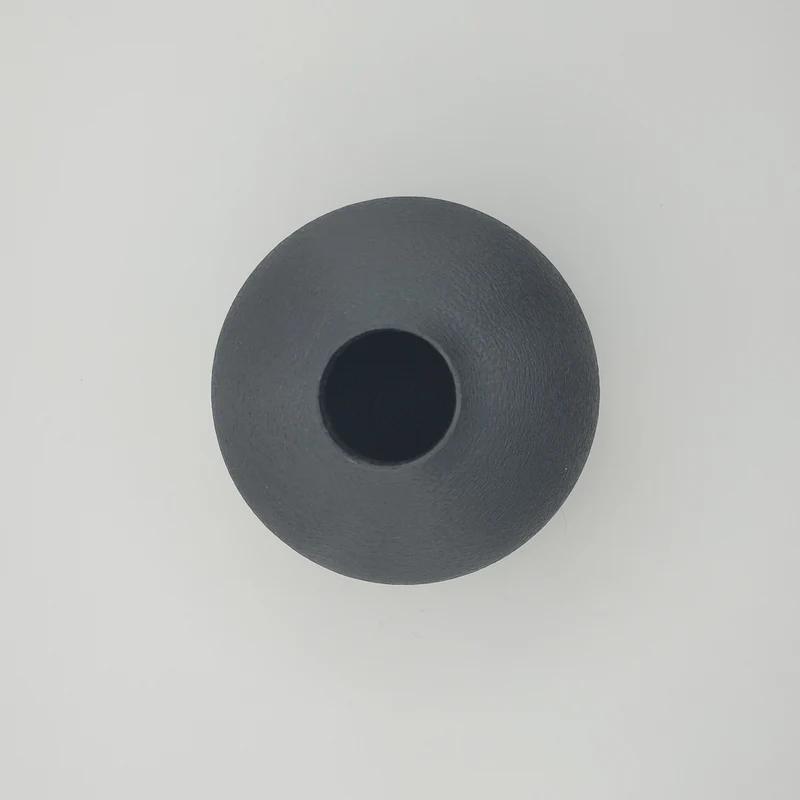 Vase design incurvée moderne pour la maison