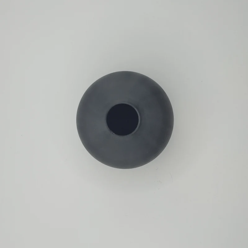 Vase design incurvée moderne pour la maison