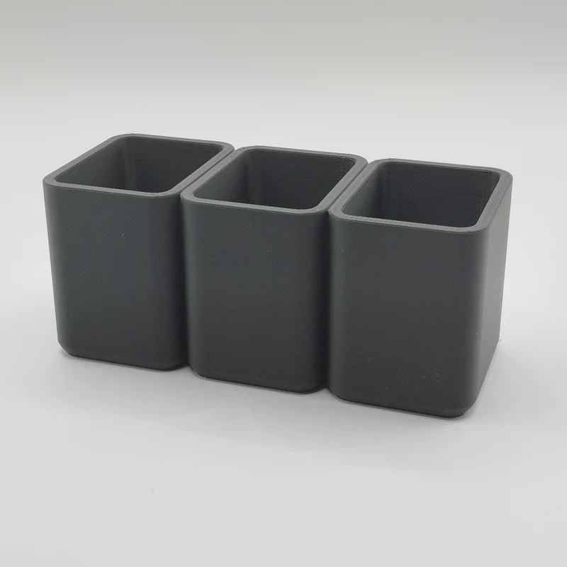 Porte-couverts moderne et pratique avec trois compartiments