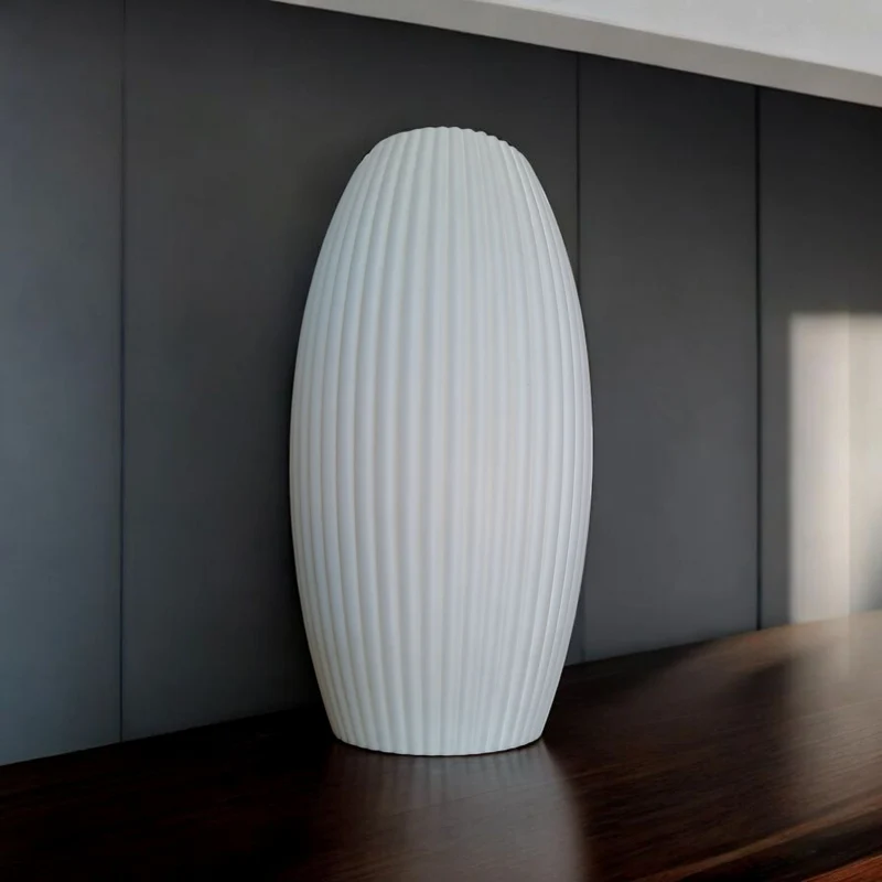 Vase cannelée au design arrondi moderne