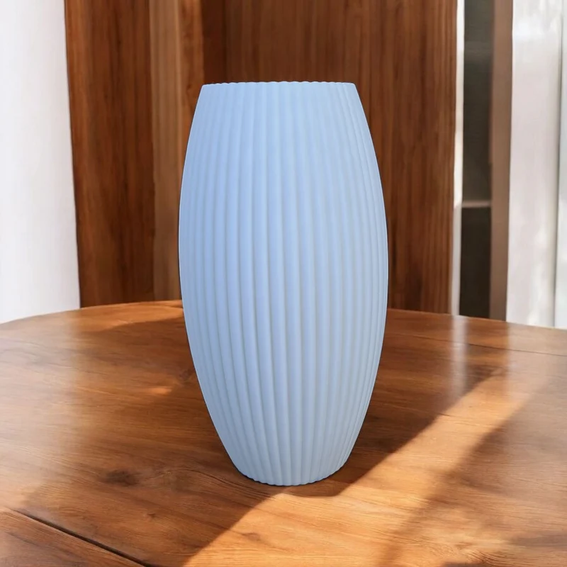 Vase cannelée au design arrondi moderne