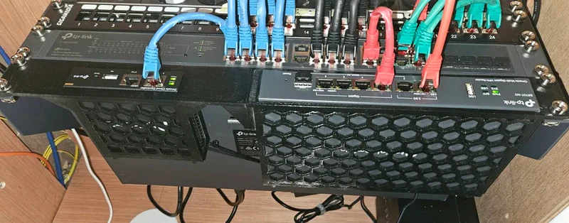 Support de rack 19 pouces pour TP-Link ER707-M2 et OC200
