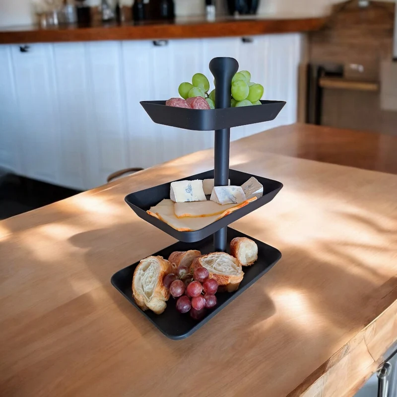 Présentoir à trois niveaux pour snacks
