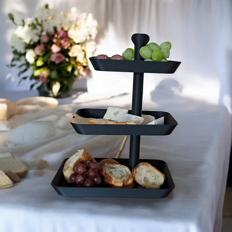 Présentoir à trois niveaux pour snacks