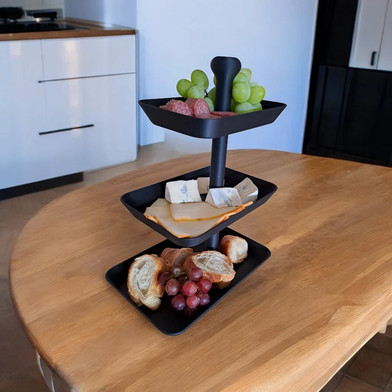 Présentoir à trois niveaux pour snacks