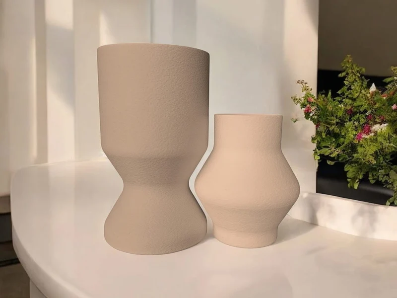 Ensemble de vases minimalistes au design entrelacé