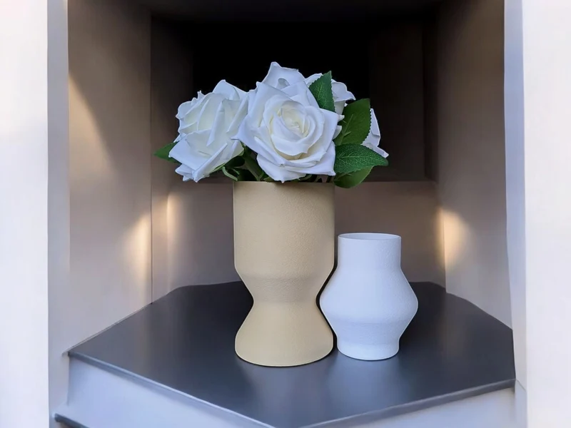 Ensemble de vases minimalistes au design entrelacé