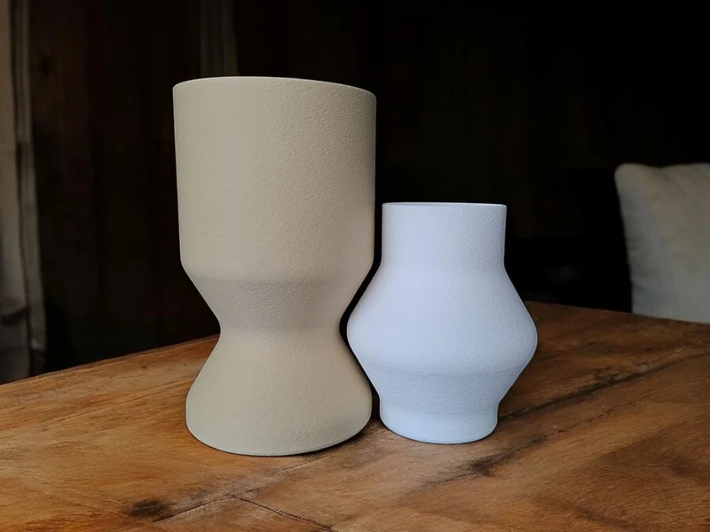 Ensemble de vases minimalistes au design entrelacé