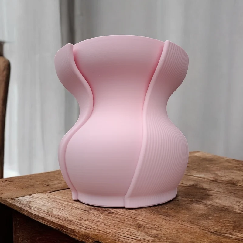Vase côtelée Aera pour un intérieur moderne