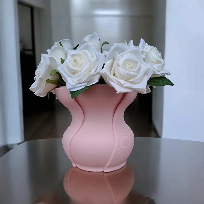 Vase côtelée Aera pour un intérieur moderne