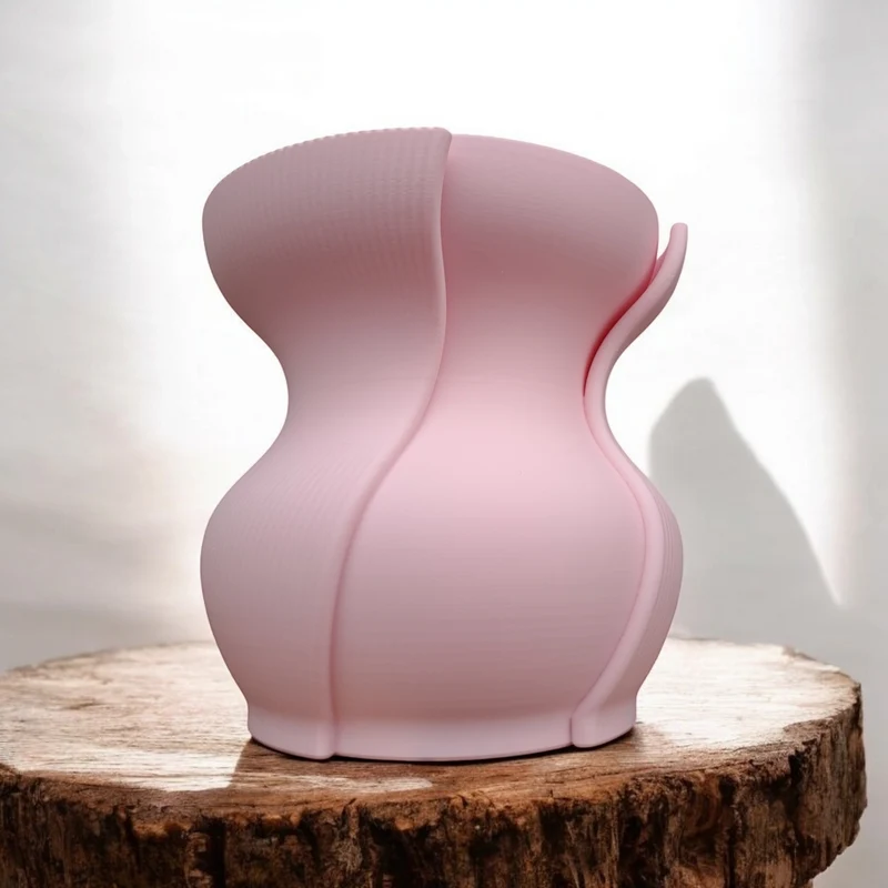 Vase côtelée Aera pour un intérieur moderne