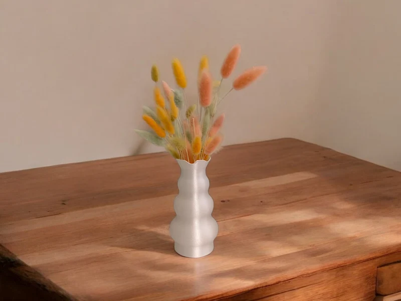 Vase moderne en forme de tête avec design tulipe