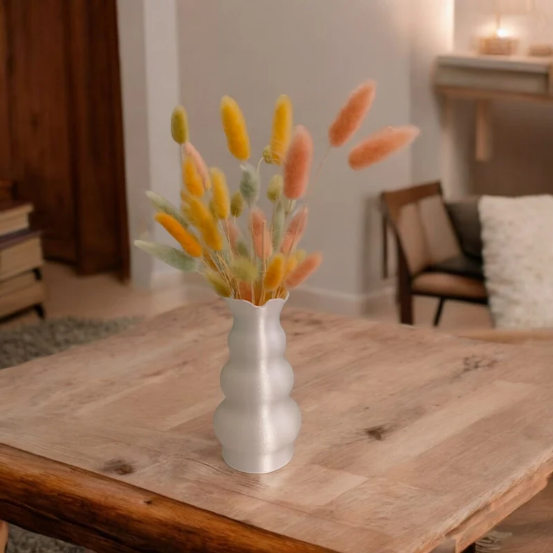 Vase moderne en forme de tête avec design tulipe