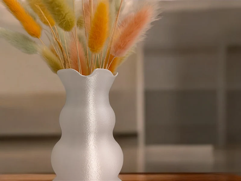Vase moderne en forme de tête avec design tulipe