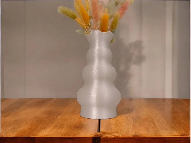 Vase moderne en forme de tête avec design tulipe