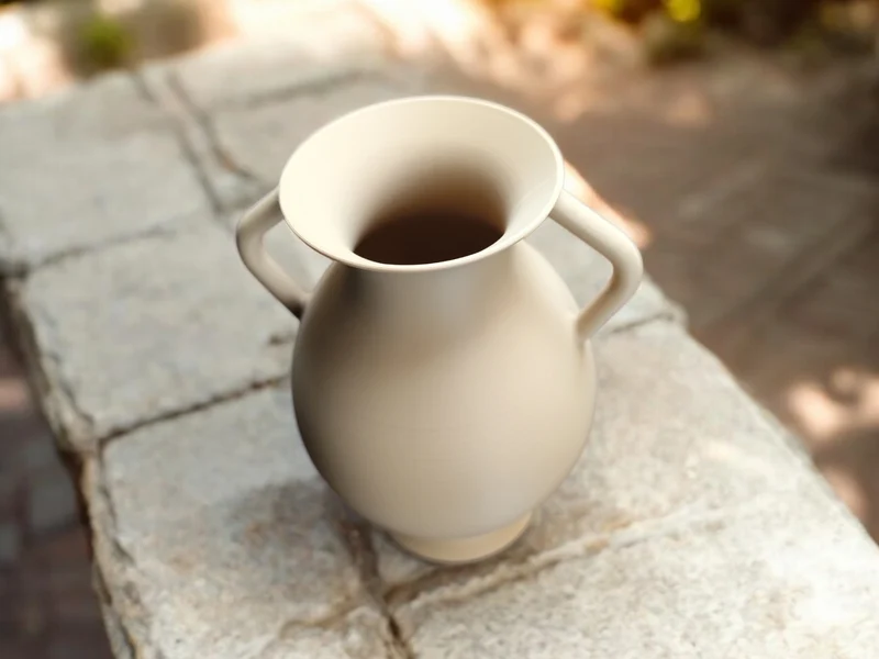 Petit vase amphore grec avec deux anses