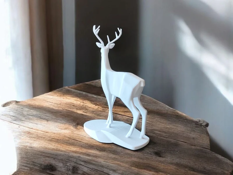 Élégante sculpture de cerf pour un intérieur d'inspiration naturelle