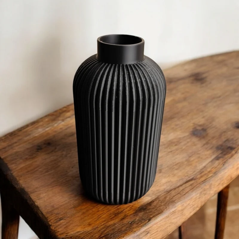 Vase moderne côtelée pour fleurs et branches