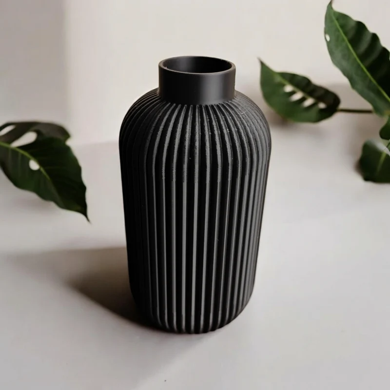 Vase moderne côtelée pour fleurs et branches