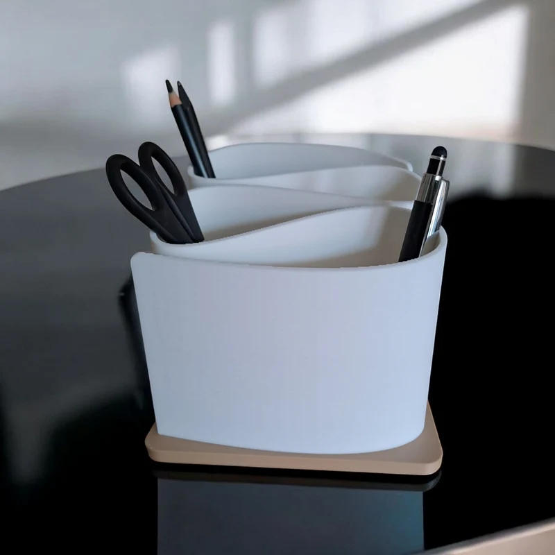 Organisateur de bureau moderne ondulé à quatre compartiments