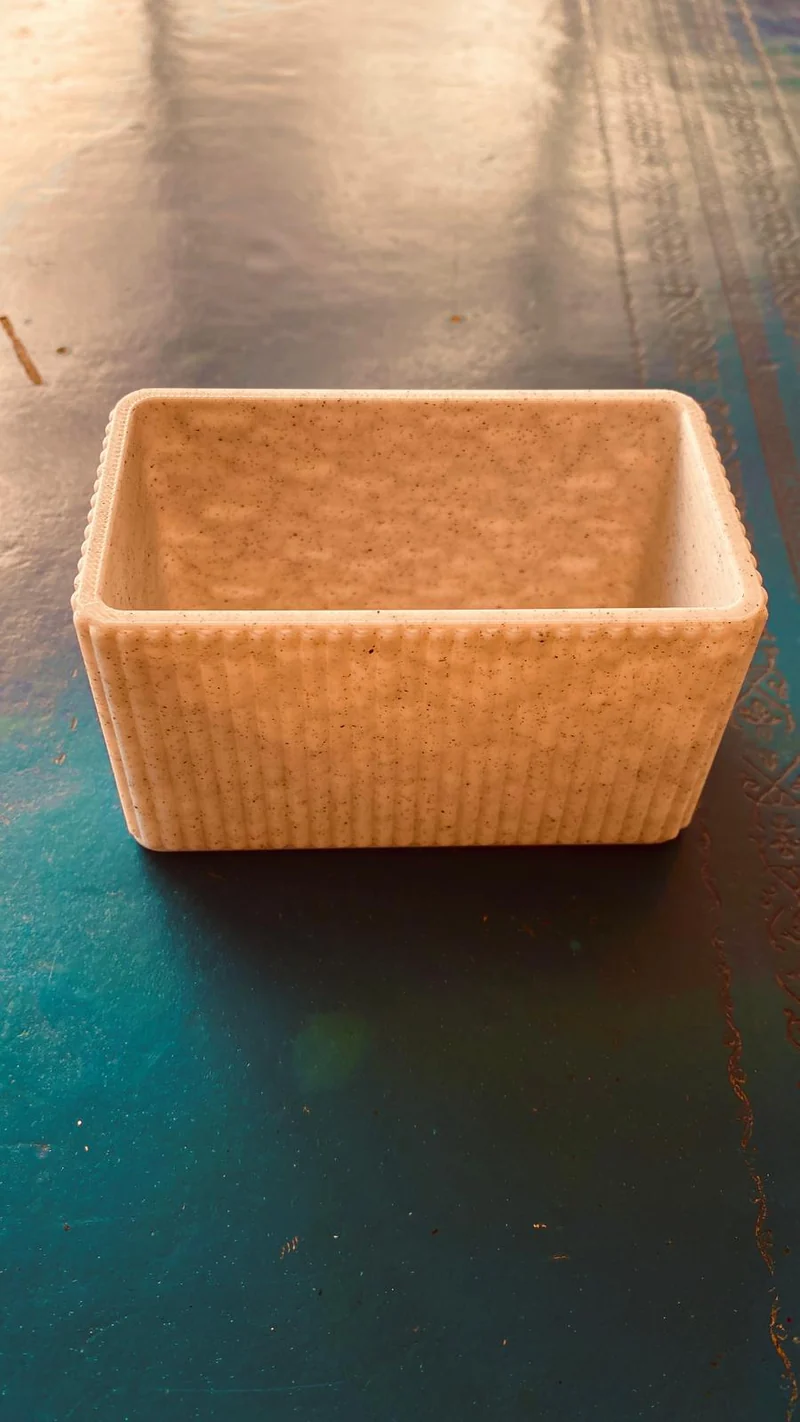 Organisateur de bureau moderne à rainures pour bureau