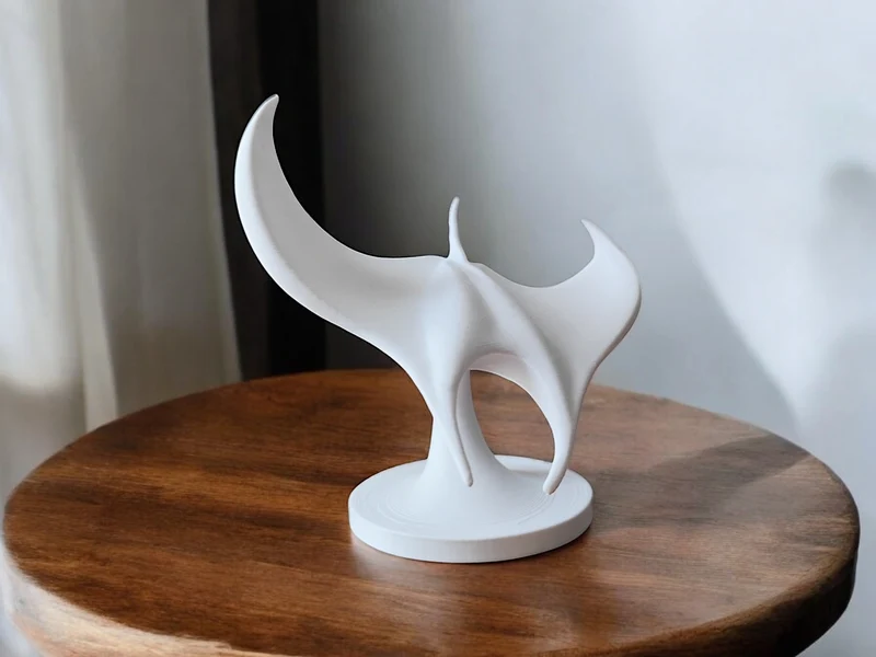 Sculpture décorative de raie blanche