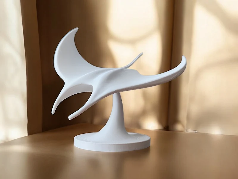 Sculpture décorative de raie blanche