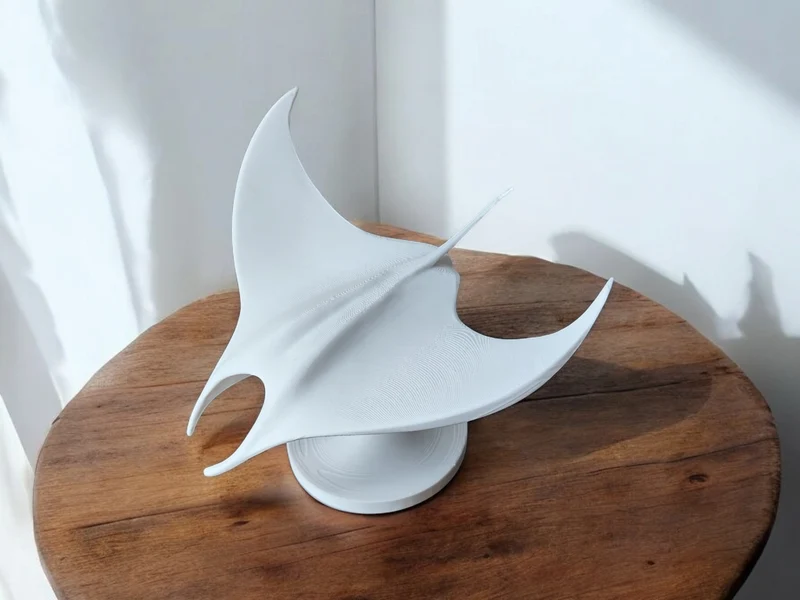 Sculpture décorative de raie blanche