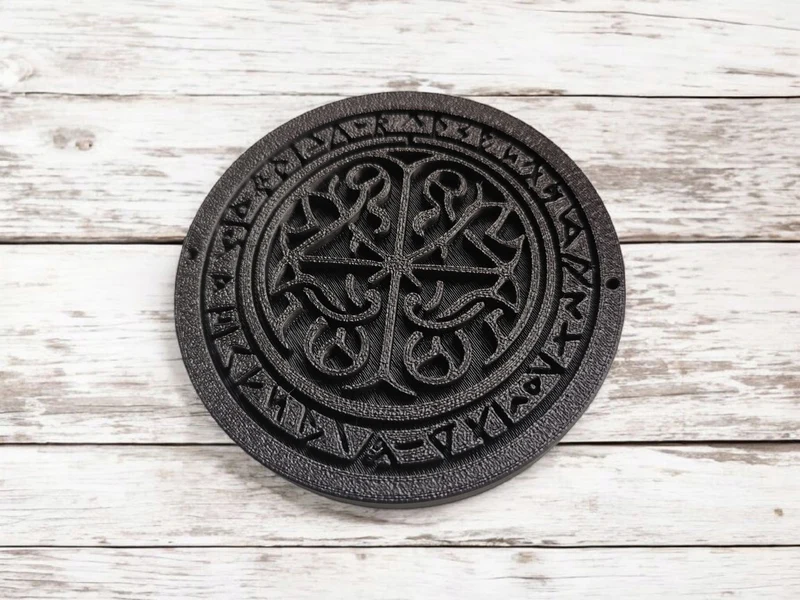 Sous-verre d'inspiration celtique avec des runes