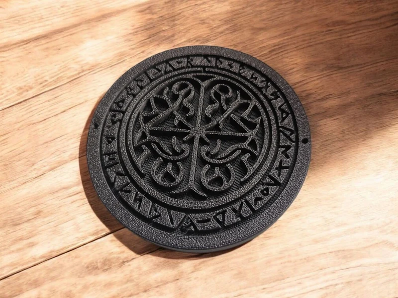 Sous-verre d'inspiration celtique avec des runes