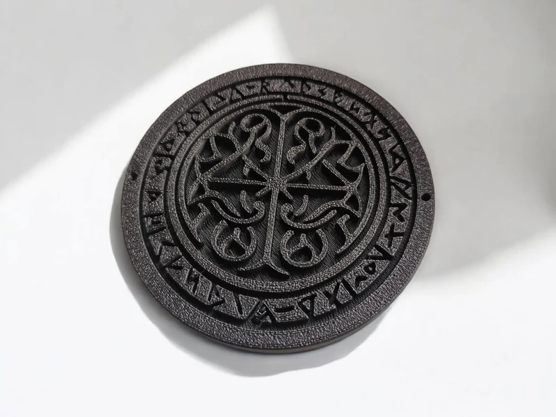 Sous-verre d'inspiration celtique avec des runes