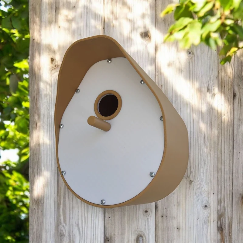 Nichoir moderne incurvé avec toit en forme de cloche