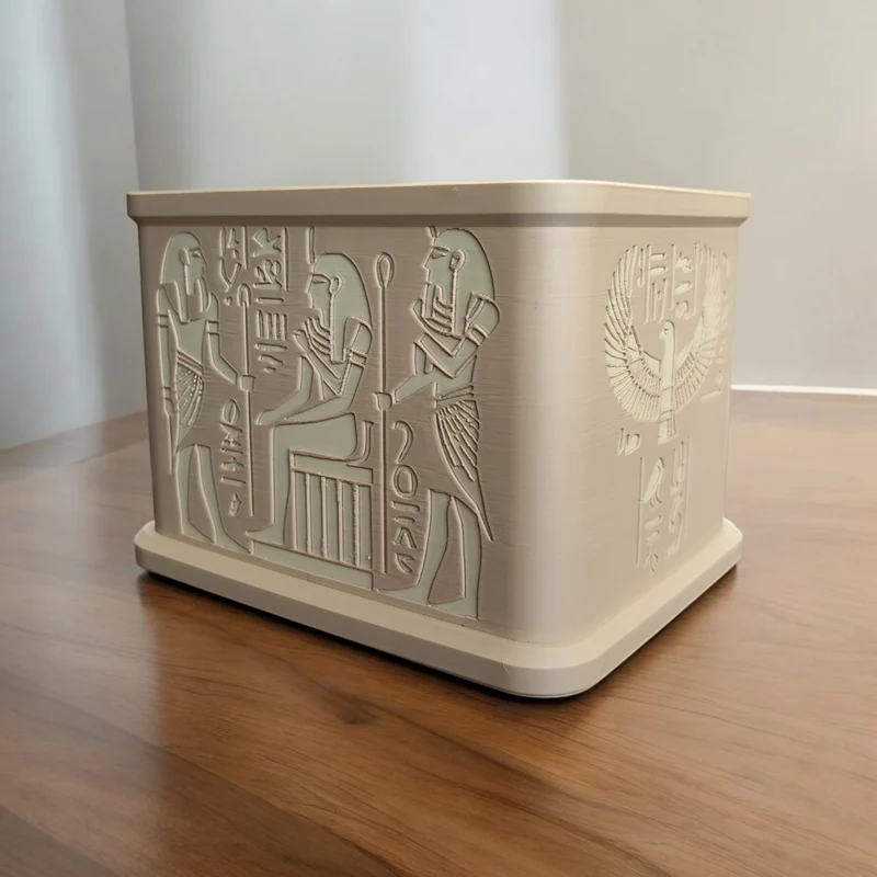 Sculpture et vase égyptiens de Toutânkhamon