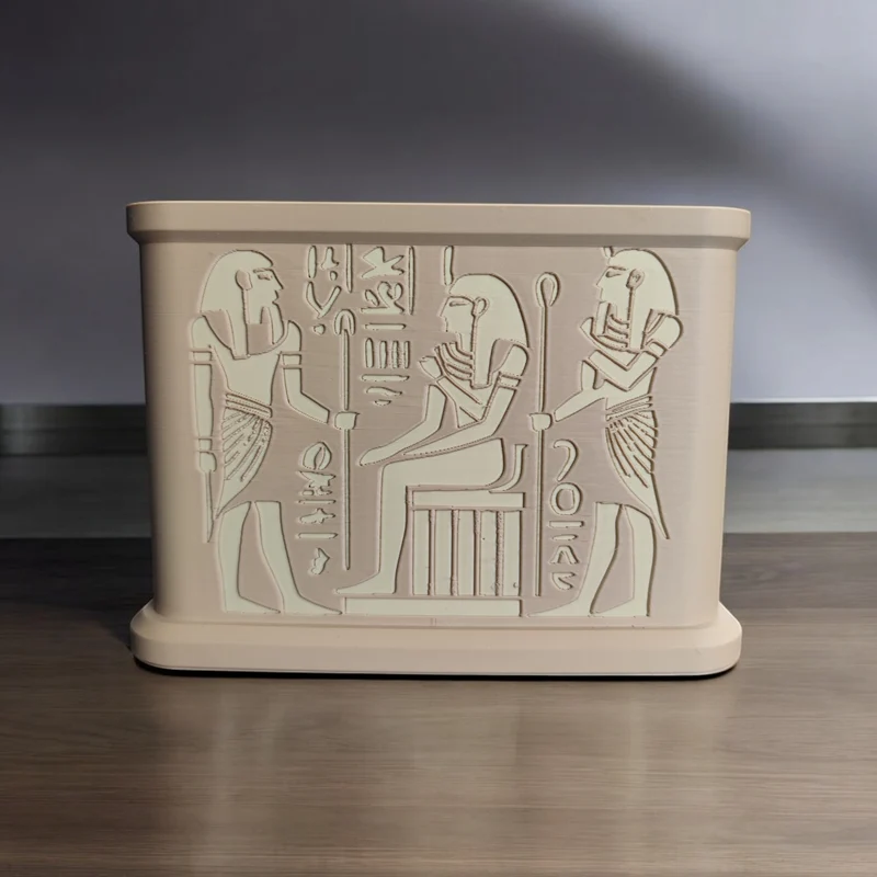 Sculpture et vase égyptiens de Toutânkhamon