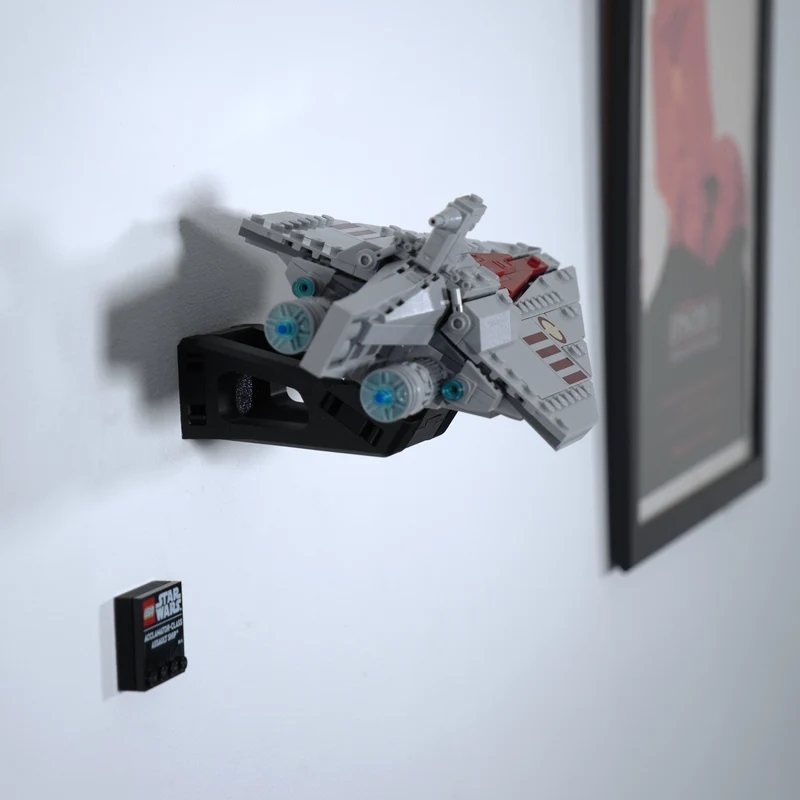 Support mural pour Star Wars Acclamator 75404