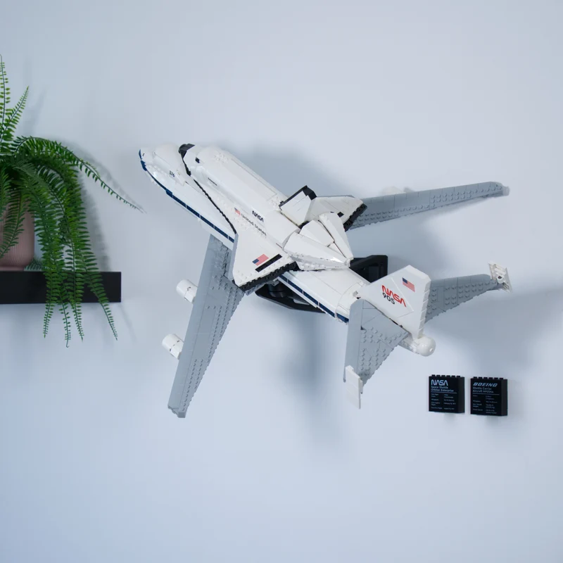 Support mural réglable pour modèle de navette spatiale de la NASA