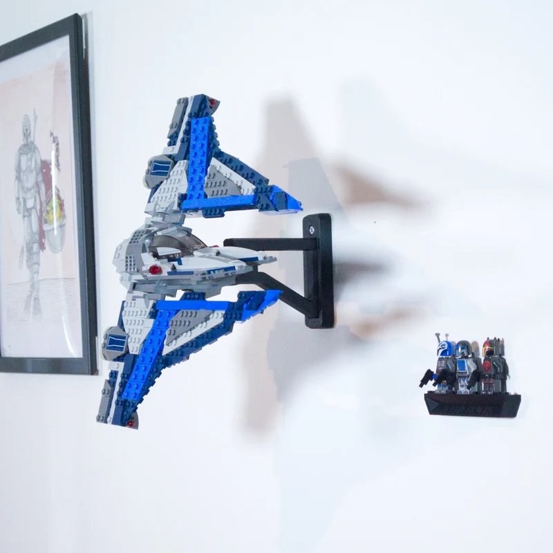 Support mural réglable pour le Starfighter Mandalorien 75316