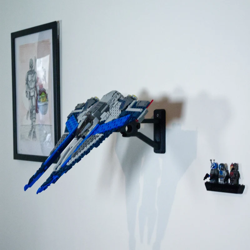 Support mural réglable pour le Starfighter Mandalorien 75316