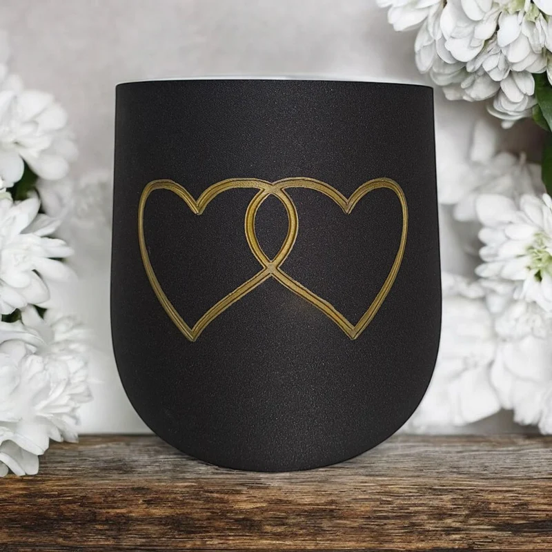 Pot de fleurs rond moderne avec deux cœurs