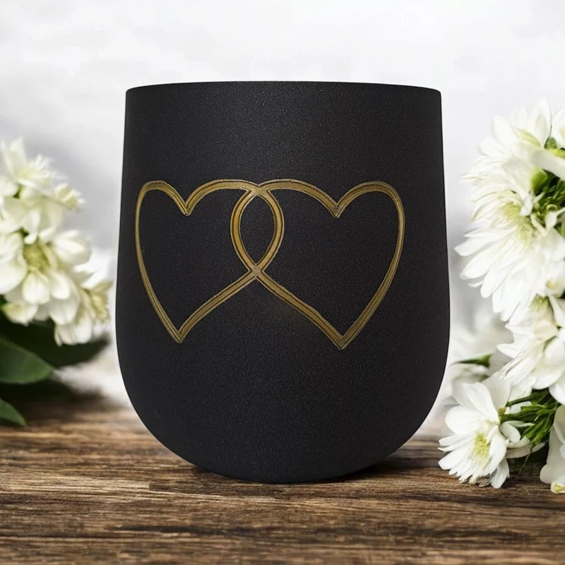 Pot de fleurs rond moderne avec deux cœurs