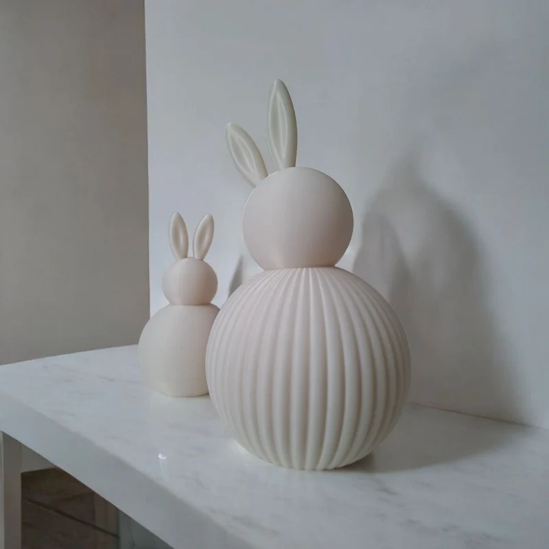 Ensemble moderne lapin de Pâques côtelé en deux tailles