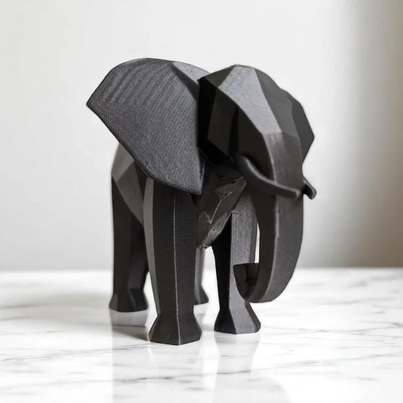 Sculpture d'éléphant low-poly minimaliste moderne