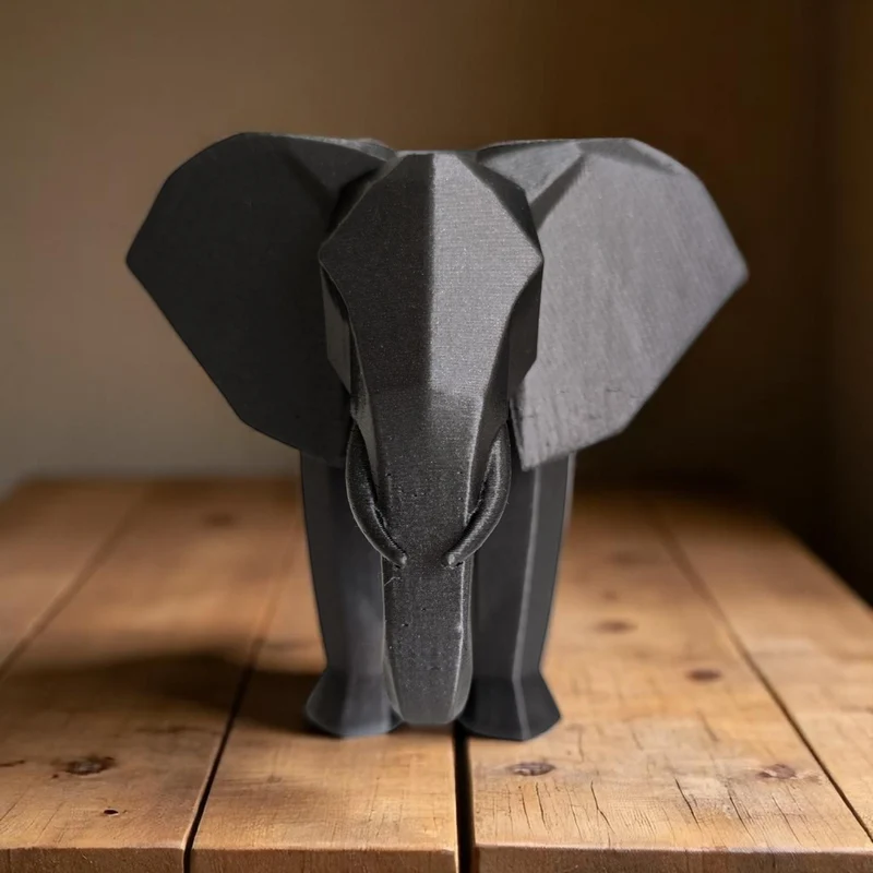 Sculpture d'éléphant low-poly minimaliste moderne