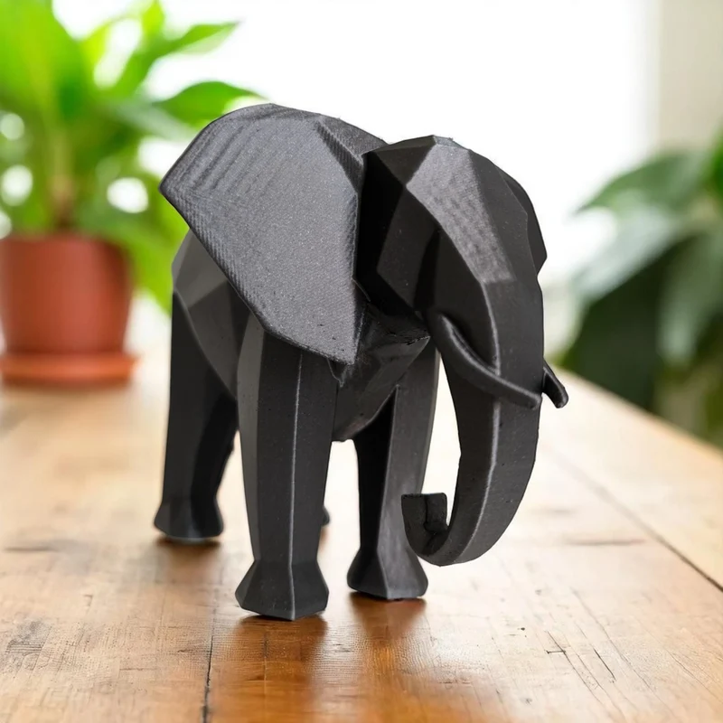 Sculpture d'éléphant low-poly minimaliste moderne