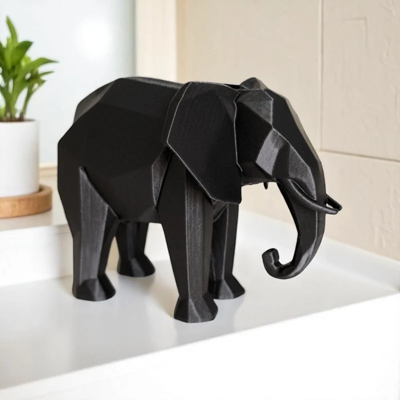 Sculpture d'éléphant low-poly minimaliste moderne