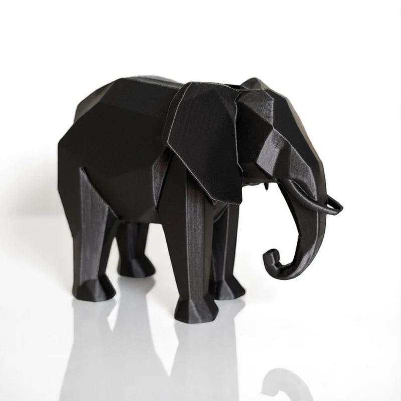 Sculpture d'éléphant low-poly minimaliste moderne