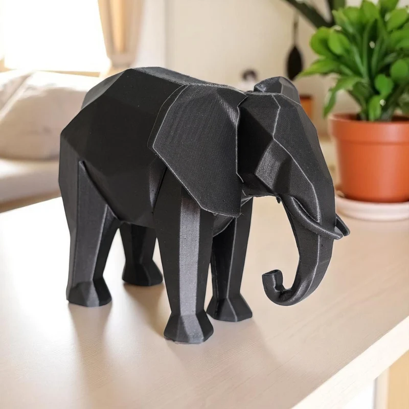 Sculpture d'éléphant low-poly minimaliste moderne