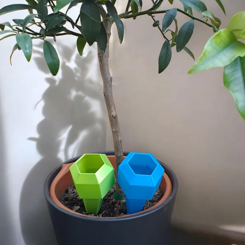 Pointe d'arrosage hexagonale pour plantes en été