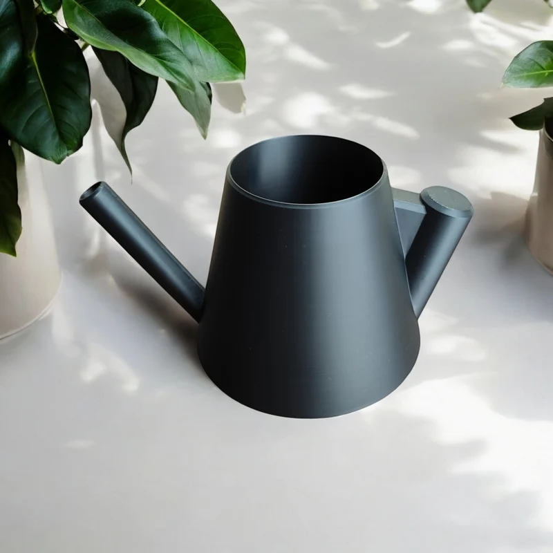 Arrosoir moderne au design unique et stylisé